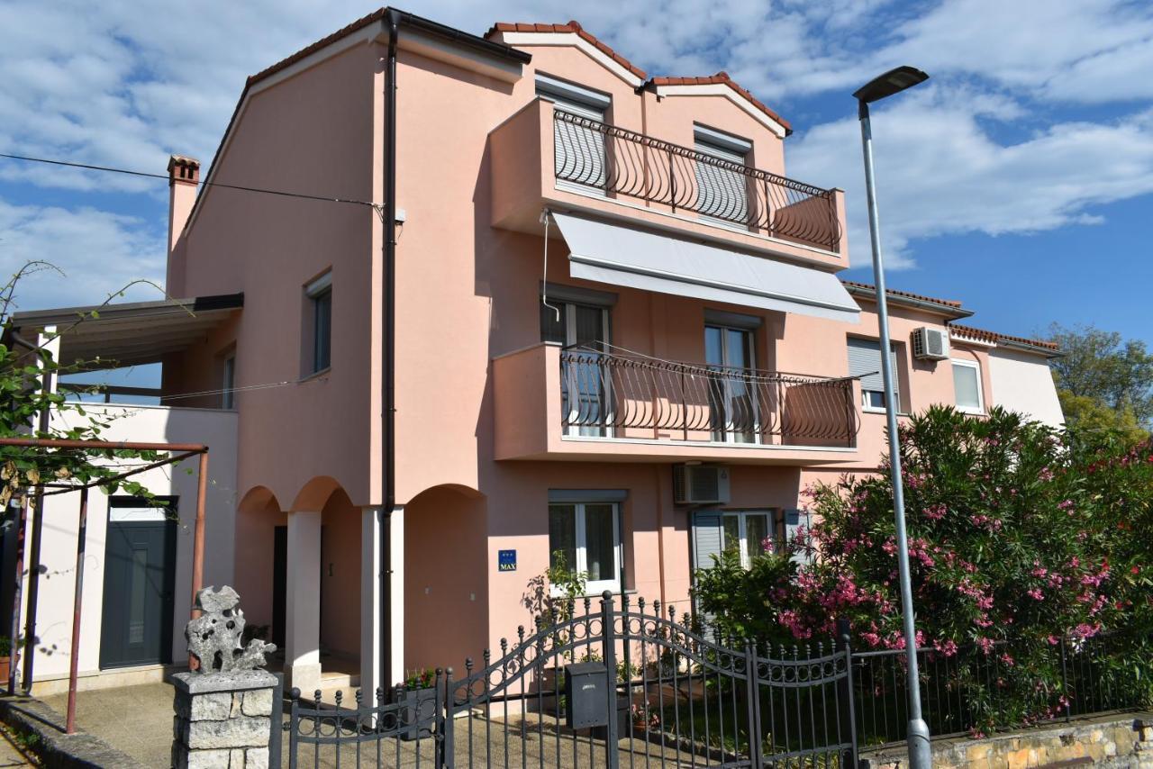 Studio Max With Parking Rovinj Exterior foto
